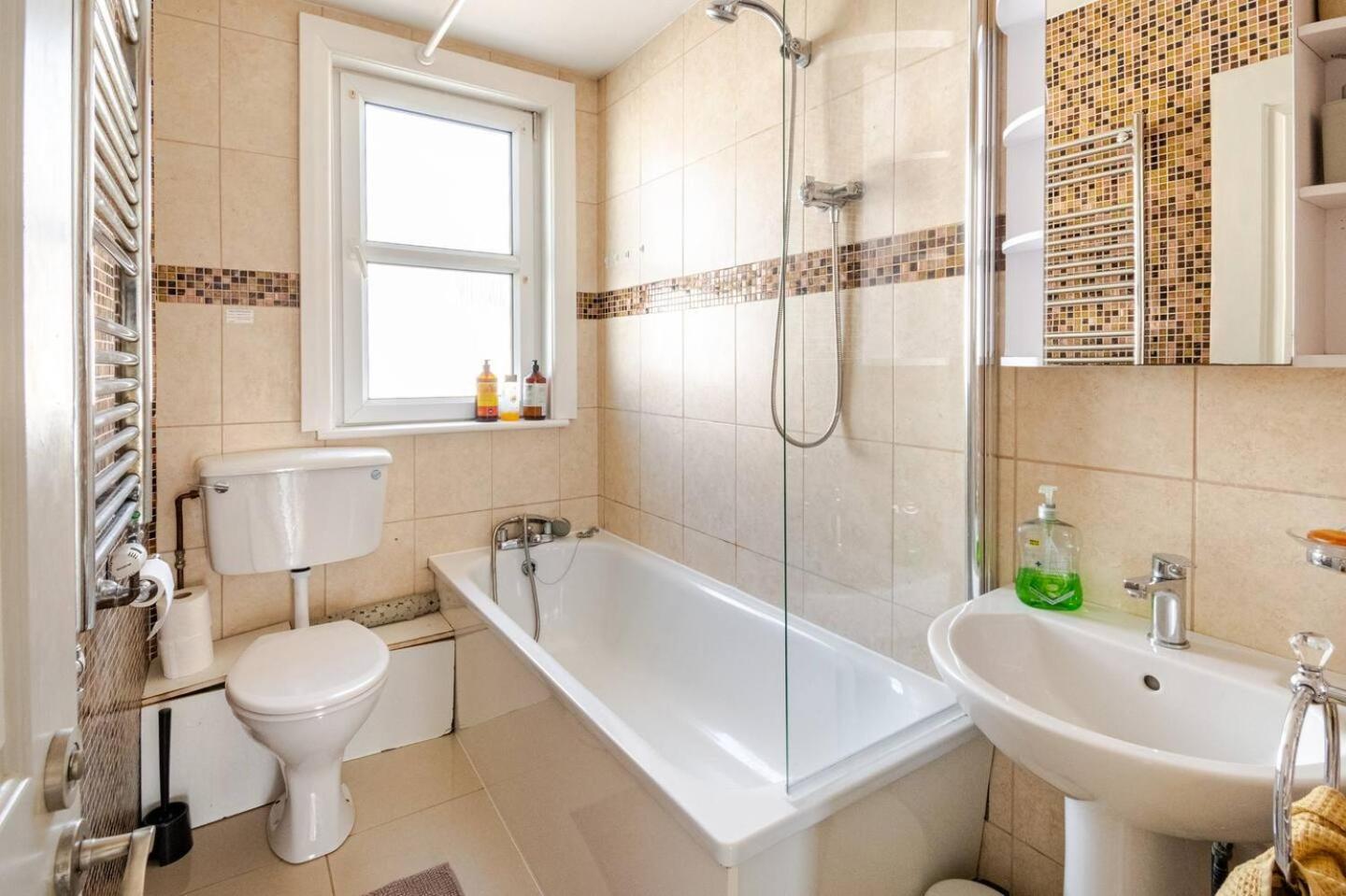 Castle View 2 Bedroom Apartment In Town Centre 哈斯丁 外观 照片
